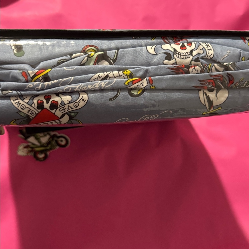 Ed Hardy Blue Queen Sheet Set with Tattoo Designs - Picture 9 of 10